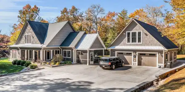 11215 Armstrong Rd