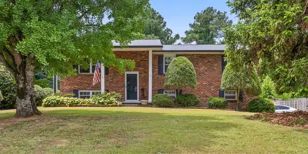 6454 Longwood Ln