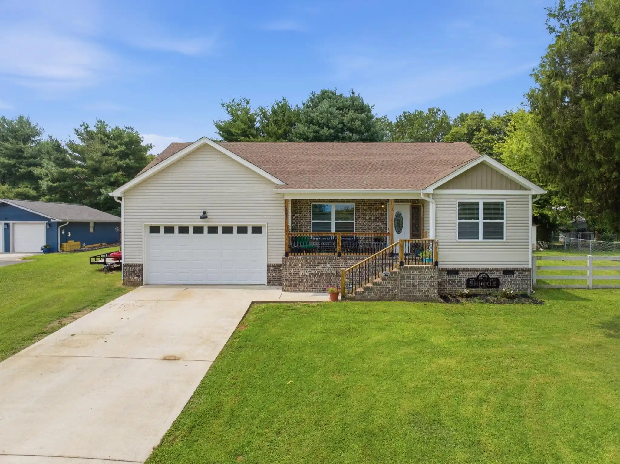 Image 1: 595NewUnionCir_001