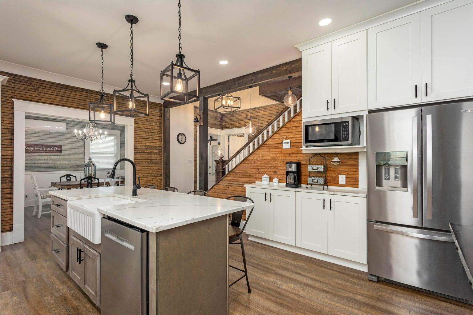 Image 2: Kitchen