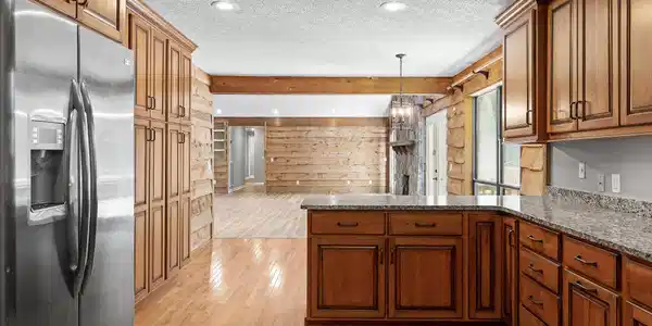 Image 3: kitchen