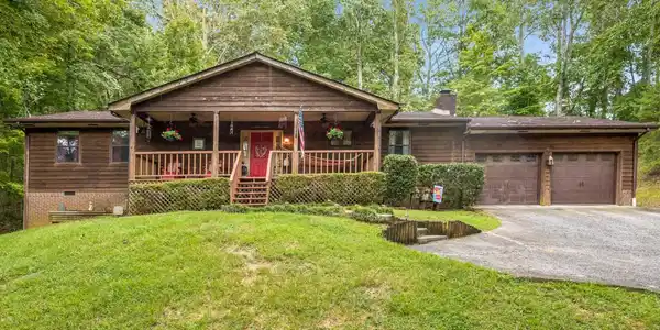 3064 Gold Point Cir S