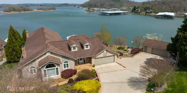 6430 Cobble Ln