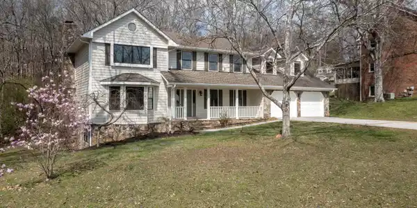 1805 Connies Ln
