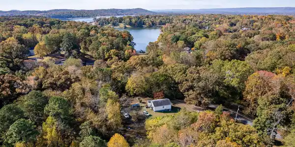 2201 Glenngerrie Drive