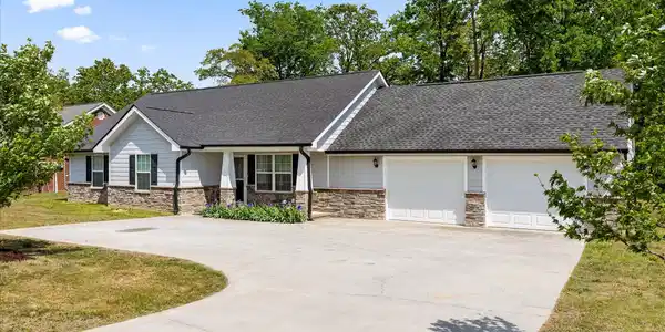 8410 Hixson Pike