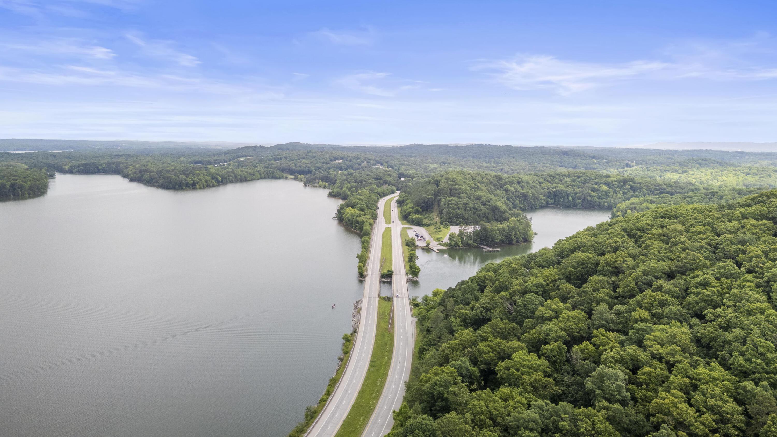 Image 2: Proximity to Wolftever/Harrison Bay