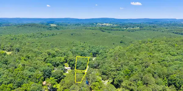 Image 2: 16129-Lakewood-Dr-MLS-Photos-5