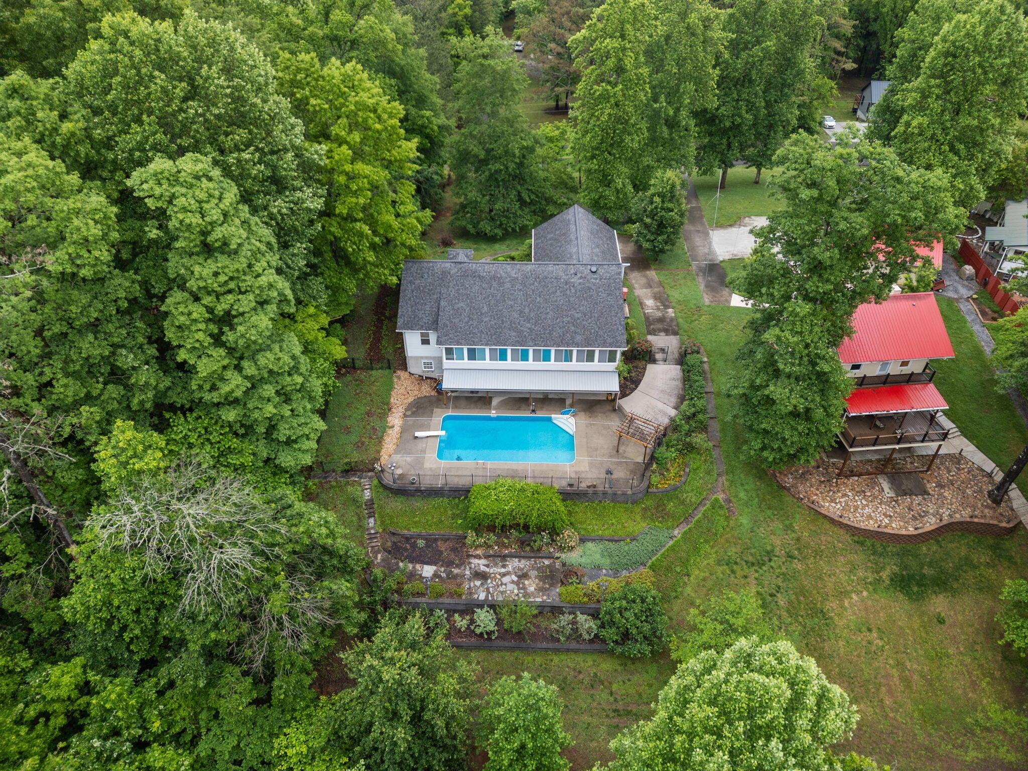Image 1: 44-web-or-mls-Lakehaven Cir-Autumn B-44