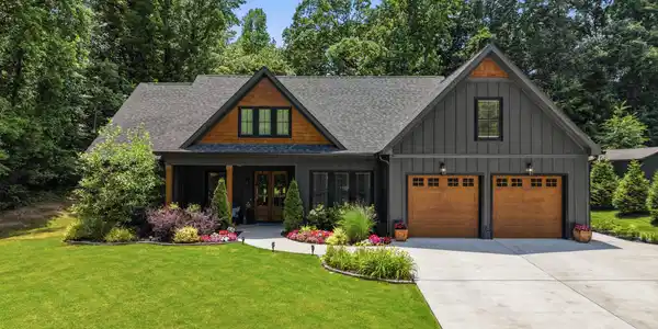 129 Ken Drive NW