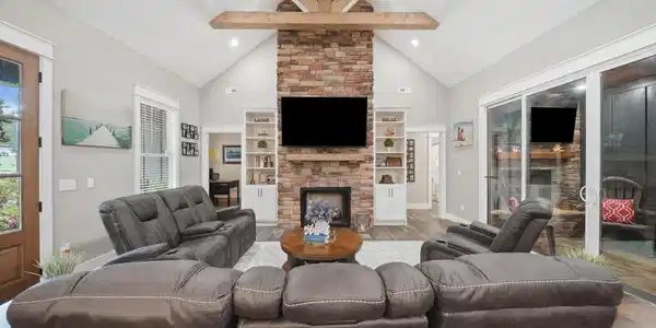 Image 3: 129 ken dr-5