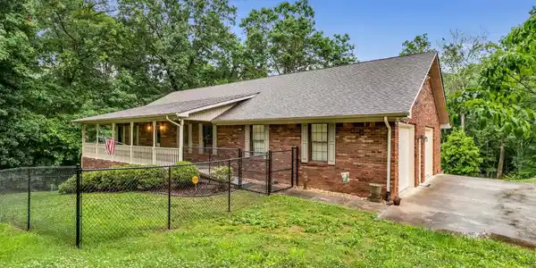 12328 Armstrong Rd