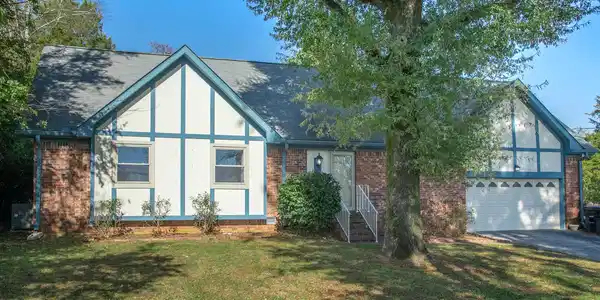 6007 Clark Rd