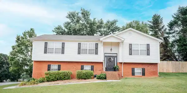 2220 Violette Dr