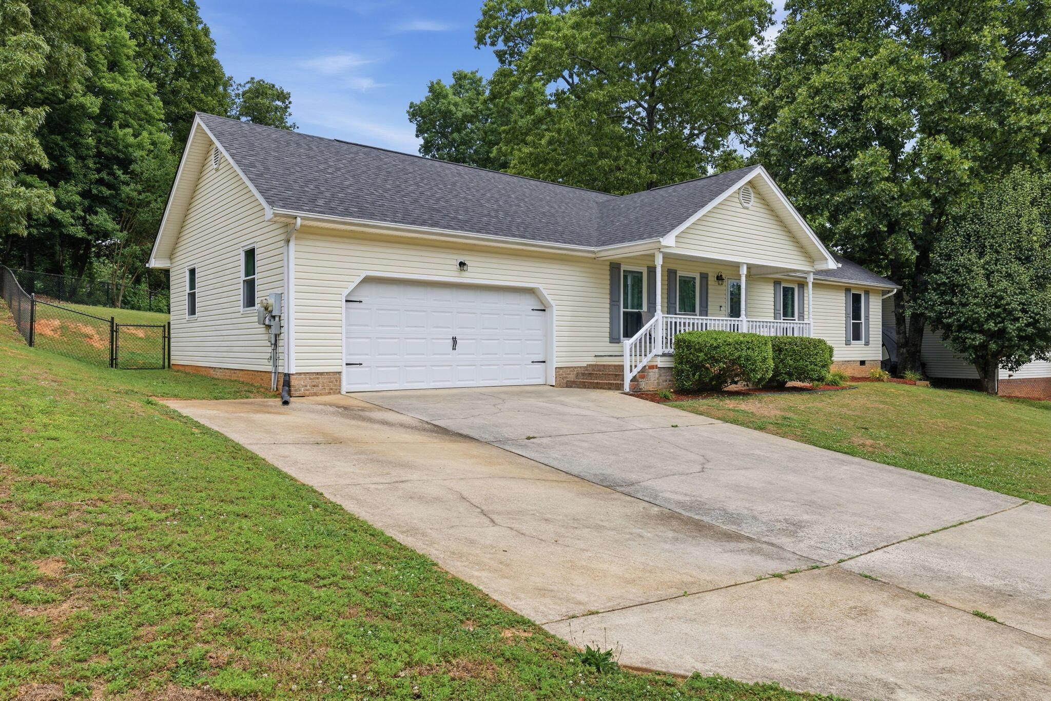 Image 4: 4-web-or-mls-10123-bear-trail-dr