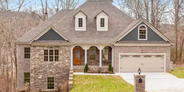 6812 Lake Hollow Dr
