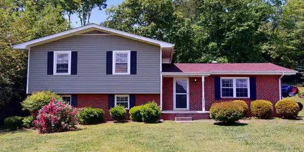 9123 N Hickory Valley Rd