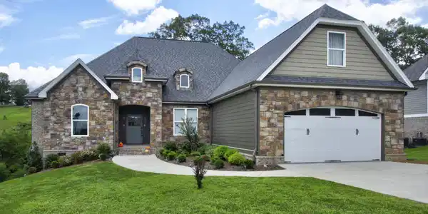 6328 Breezy Hollow Ln
