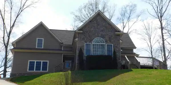 15660 Channel Pointe Dr