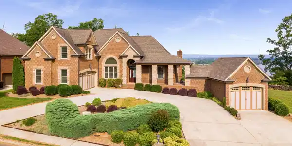 6327 Breezy Hollow Ln