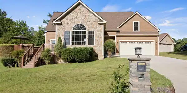 15940 Channel Pointe Dr