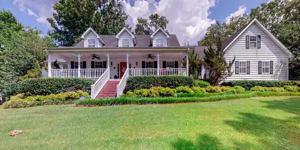 6423 Washington Cir