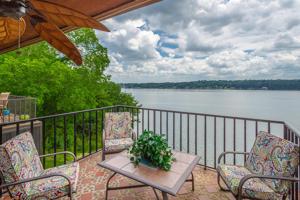 4312 Lakeshore Ln Unit 304