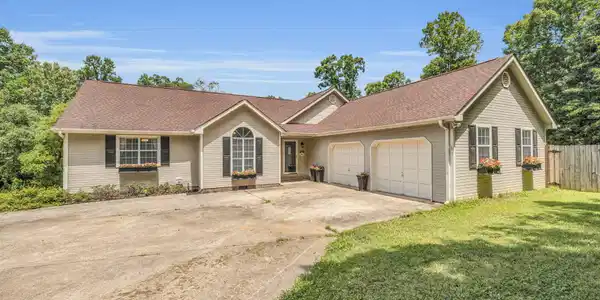 2327 Violette Dr