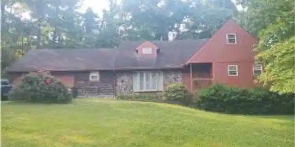 5804 Hickory Hill Dr