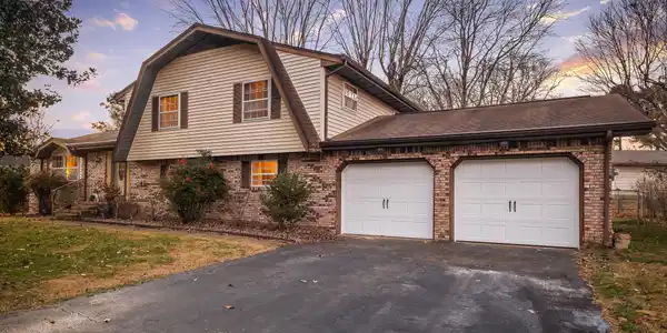 6019 Clark Rd