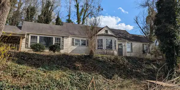 418 College Street