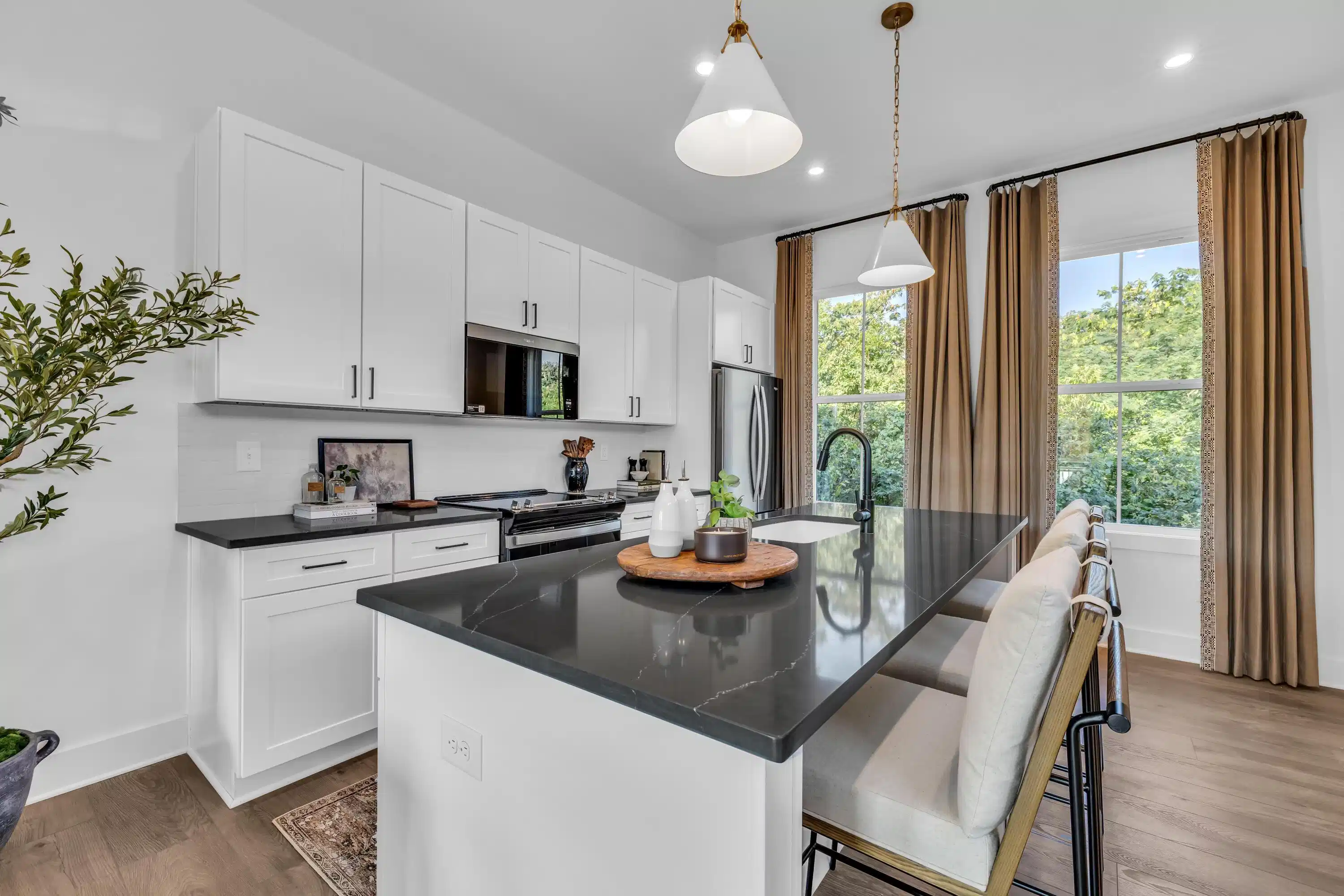 Image 1: Kitchen