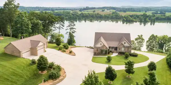 863 Sertoma Drive