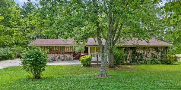 9208 N Hickory Valley Rd