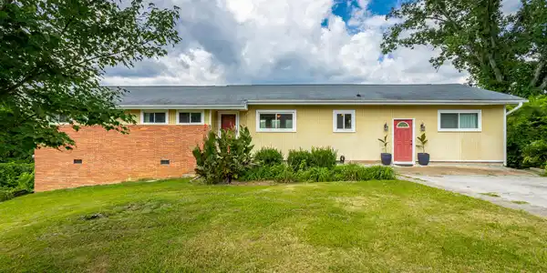 3501 Rhoda Ln