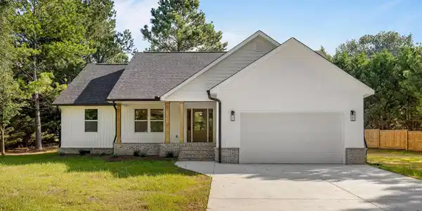 6325 Bay Ln
