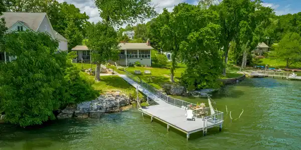 2164 S Shore Acres Rd