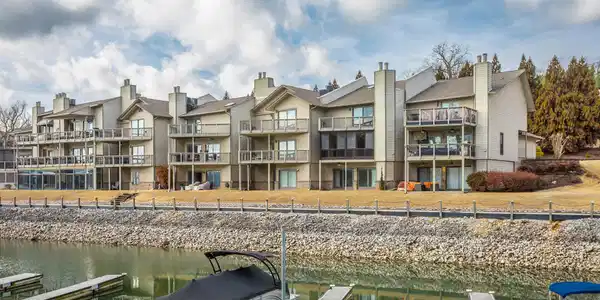 4248 Lakeshore Ln #36