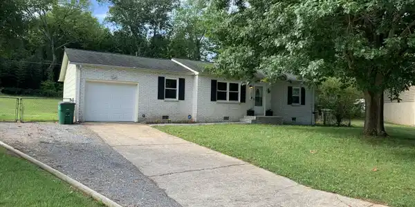 1943 Bay Hill Dr