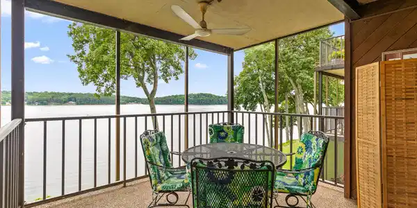 4316 Lakeshore Ln Unit 202