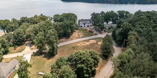 3930 Windjammer Dr