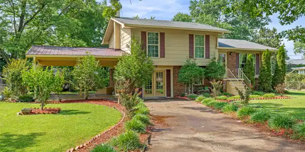 239 Headlyn Dr