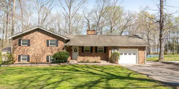 2215 N Gold Point Cir
