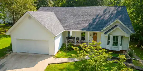 2424 Horseshoe Dr
