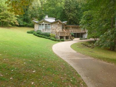 1922 Wisteria Dr