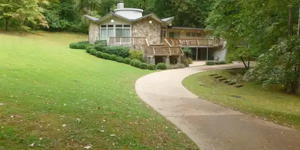 1922 Wisteria Dr