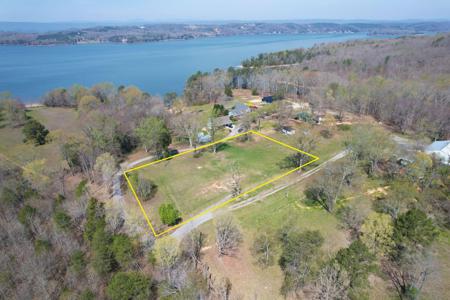 1761 Huff Bend Lane