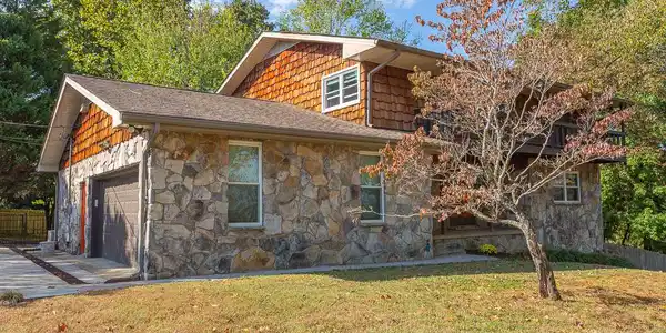 4921 Lake Haven Dr