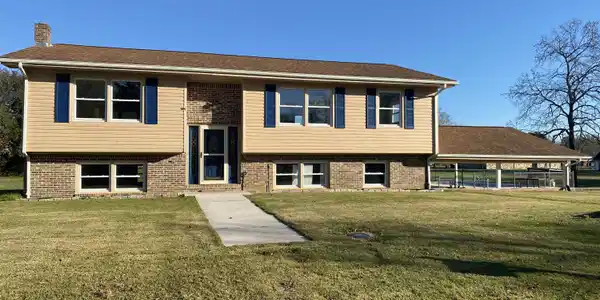 300 Woodland Dr
