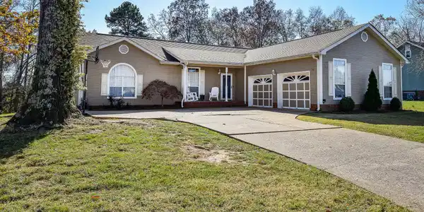 10012 Bear Trail Dr